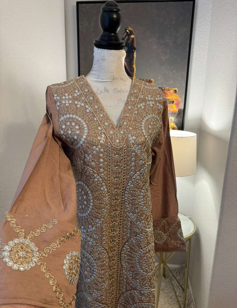 Amberjalabiyalightbrown3.jpg