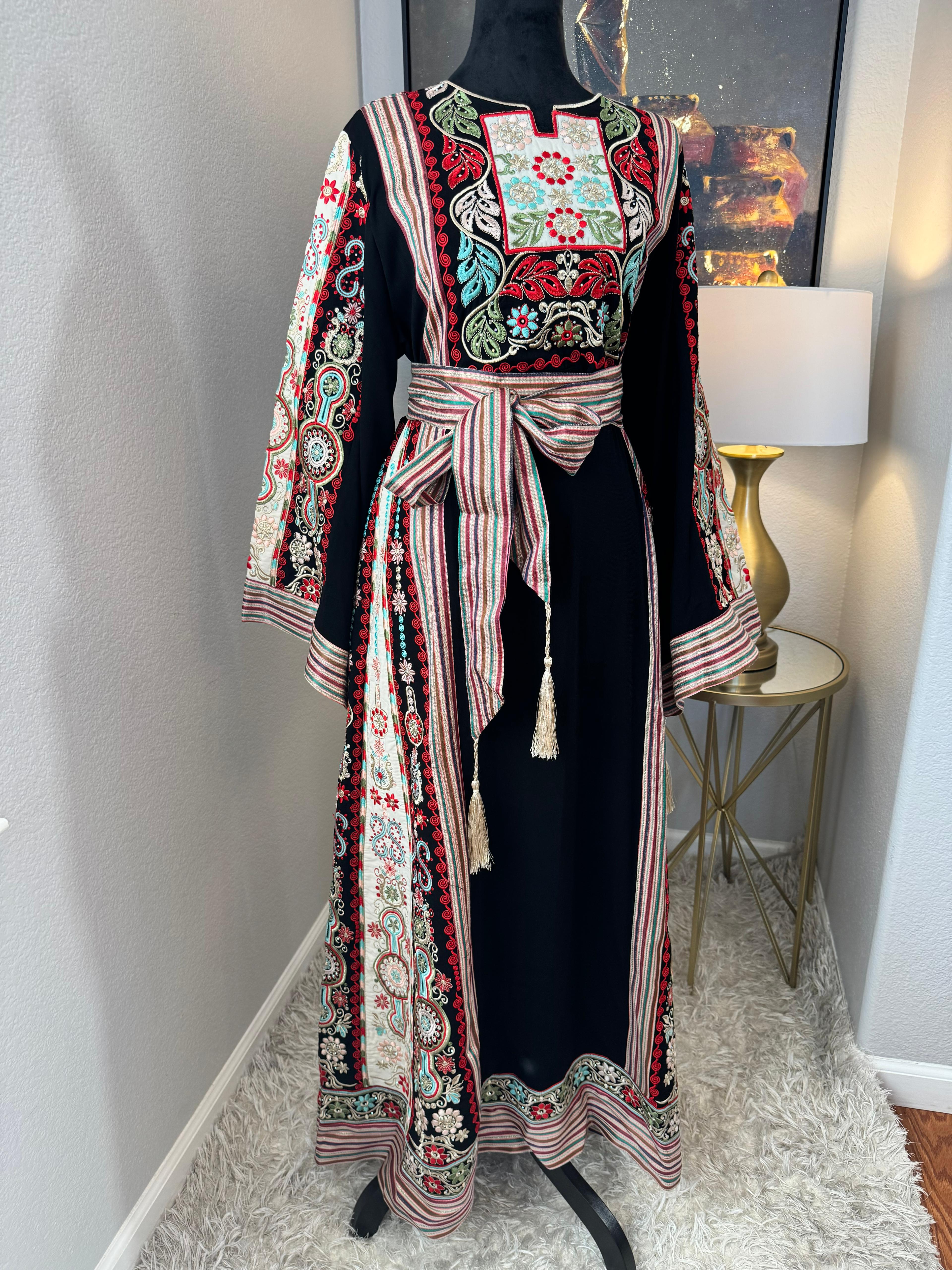 Balqees Thobe