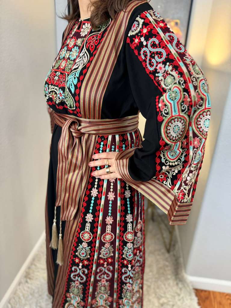 Balqees Thobe
