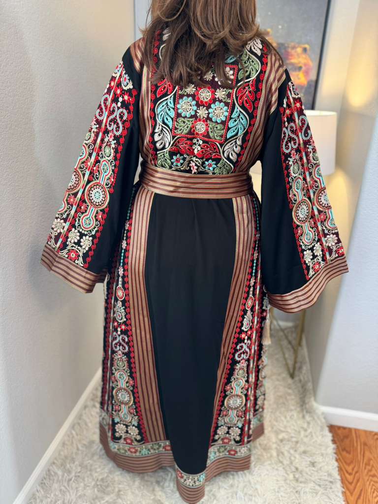 Balqees Thobe