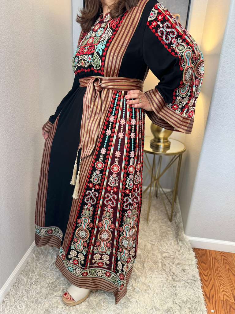 Balqees Thobe