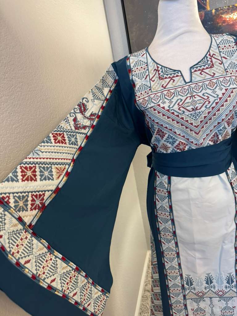Hadeel Thobe Set