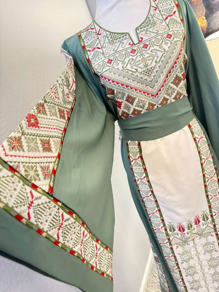 Hadeel Thobe Set
