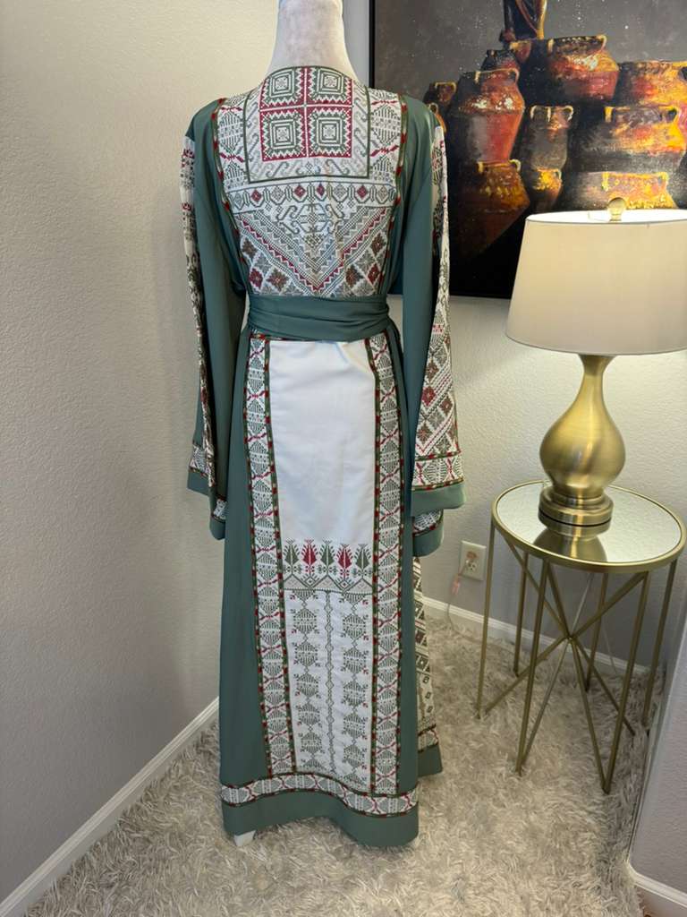 Hadeel Thobe Set