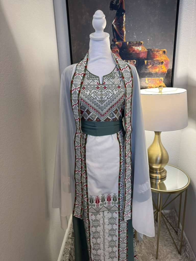 Hadeel Thobe Set