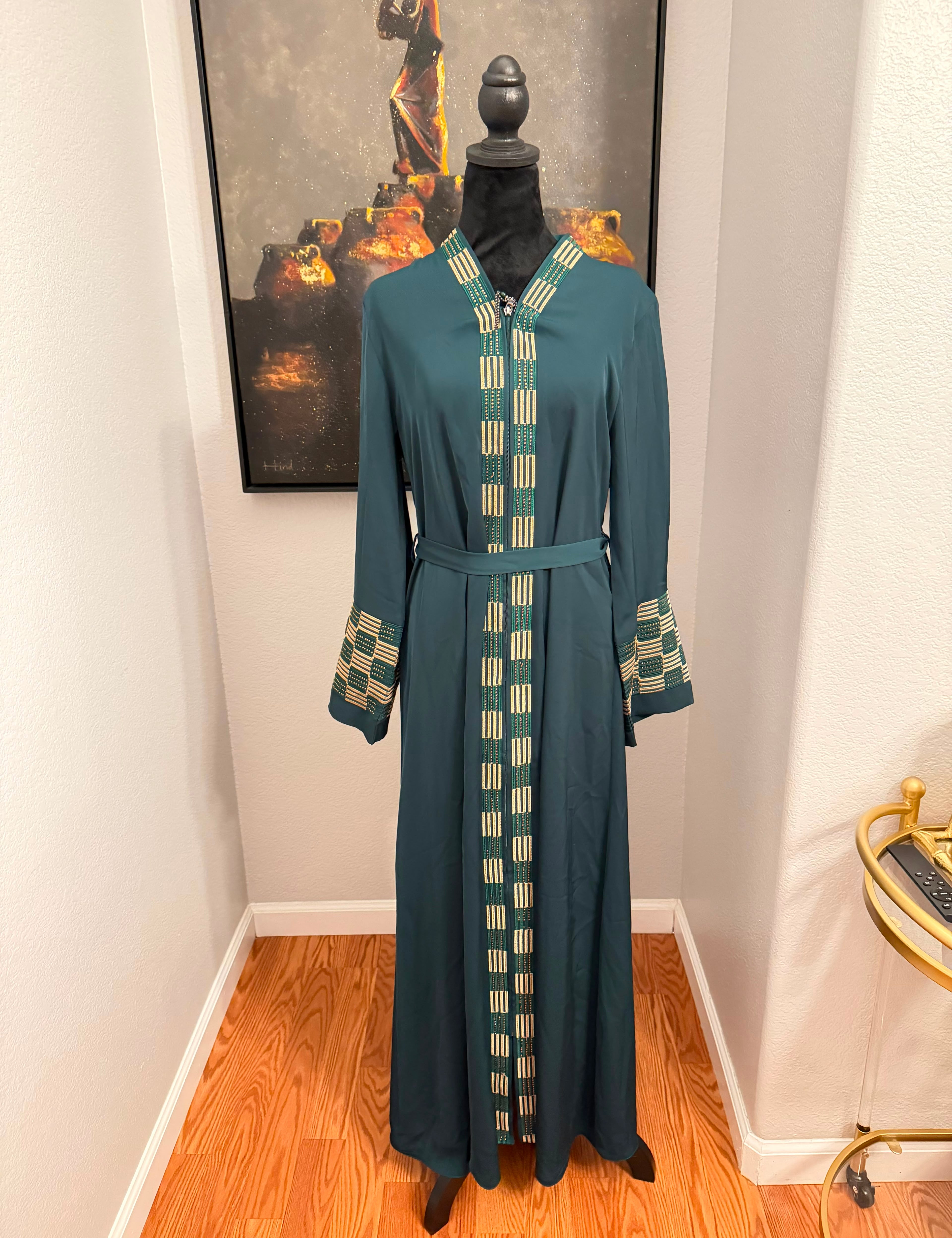 Ibtisamdarkgreenabaya.jpg