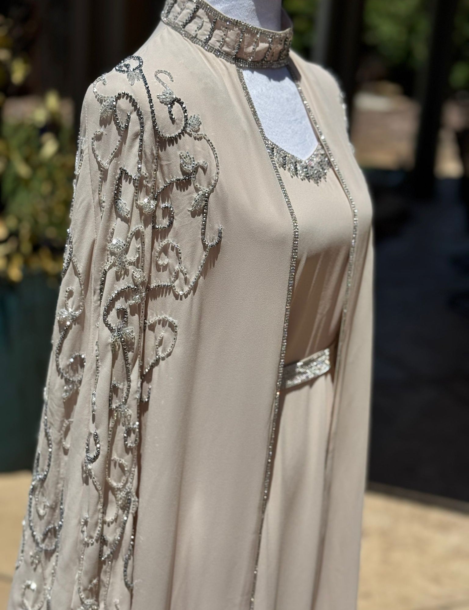 Inaya_Kuftan_beige_cream.jpg