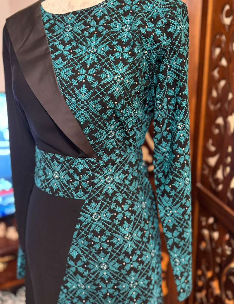 Rana_Thobe_21_blue.jpg
