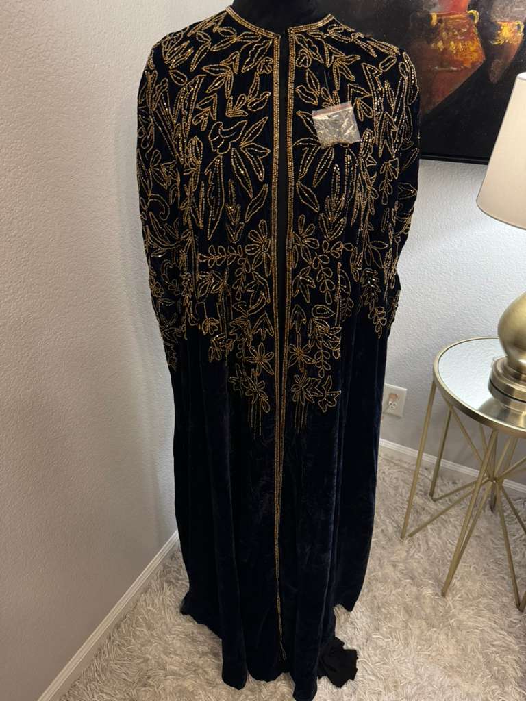 Roses Velvet Bisht