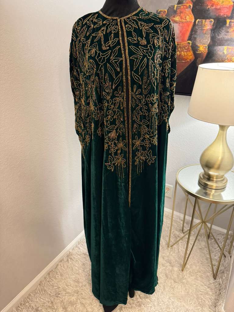 Roses Velvet Bisht