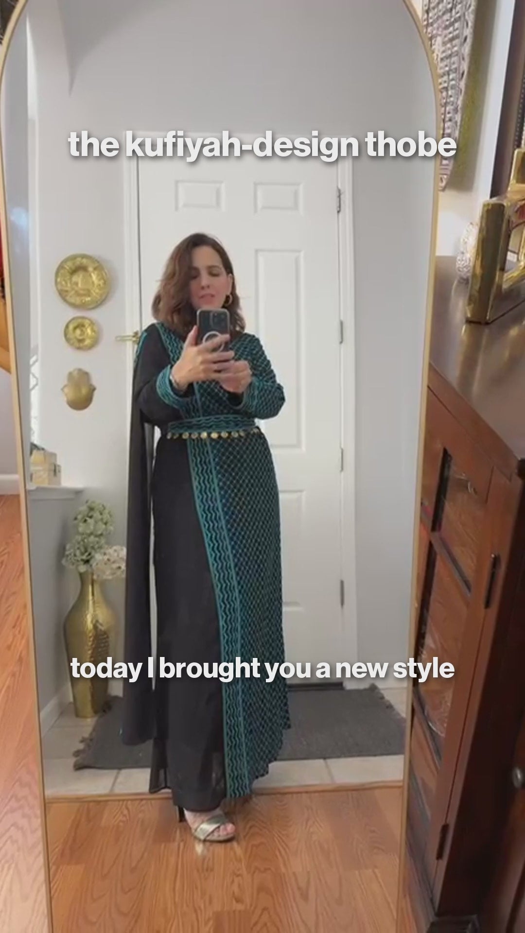 Najlah Thobe customer try-on video - Bonita Style